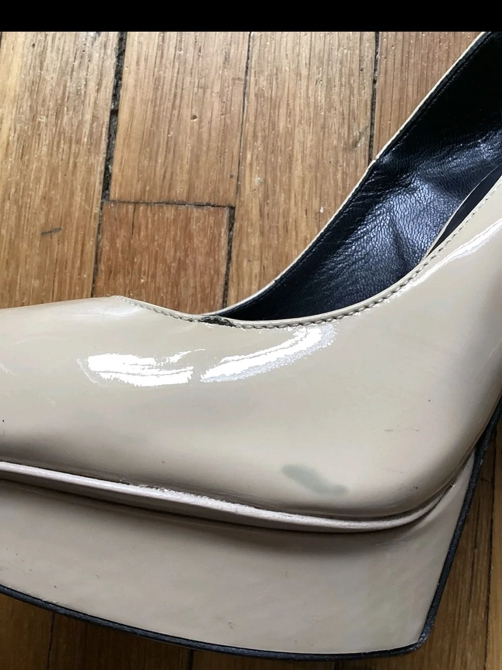 Saint Laurent YSL Ladies Size 7/37 Solid Beige Patent Leather Pump Heels,Flaws - Picture 4 of 7